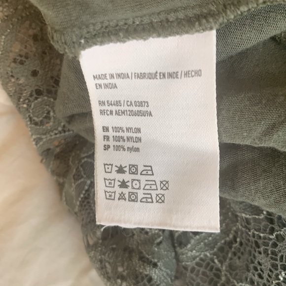 American Eagle off the shoulder lace top size L - Picture 4 of 4